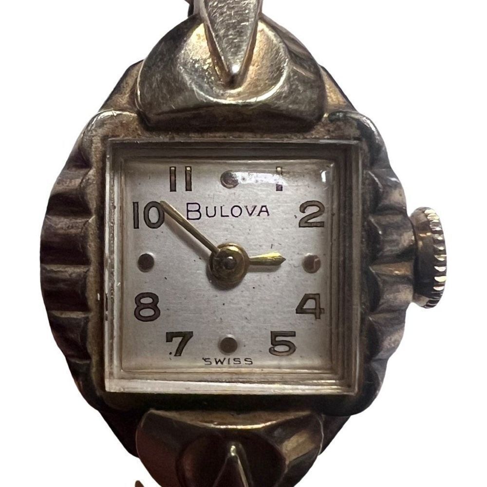 Working MCM Vintage Dainty Bulovo Wind Up Women’s Watch Time Piece